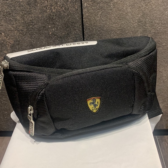 💯 Authentic Scuderia Ferrari Waist bag NWOT - Picture 4 of 7